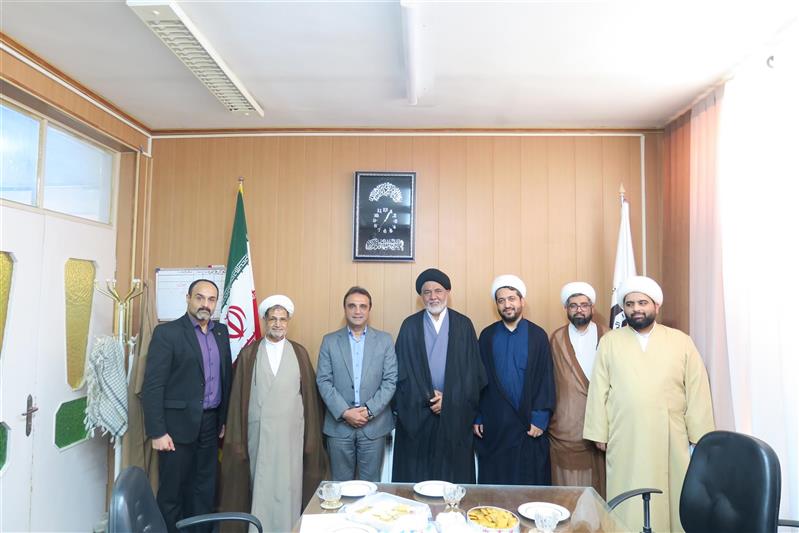 دیدار مدیران كل پست و ستاد اقامه نماز استان